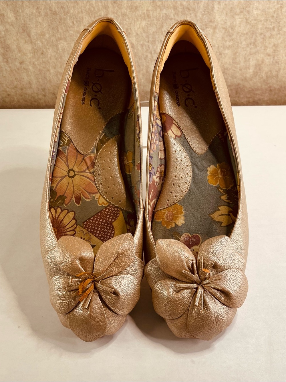 BOC Emilia Gold Flower Metallic Ballet Flats 8.5 EXCELLENT CONDITION